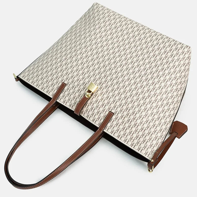 Light Plain Color Shoulder Bag